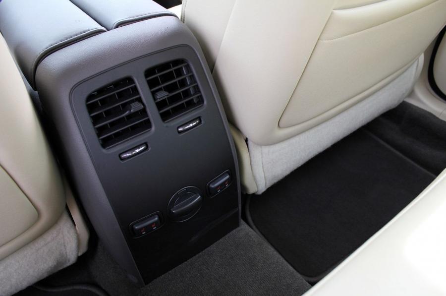  Lincoln MKS EcoBoost 2013 года  (фото 8 из 42)